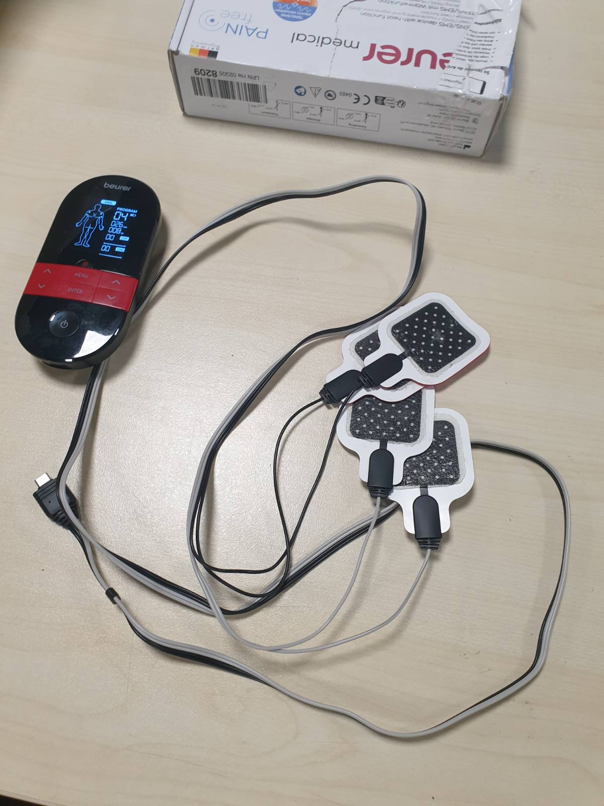275009 - BEURER Pajisja dixhitale TENS/EMS EM 59 Heat, 4-në-1 për terapi dhimbjeje, stimulim muskujsh, masazh dhe terapi me nxehtësi, përfshin 4 elektroda dhe bateri