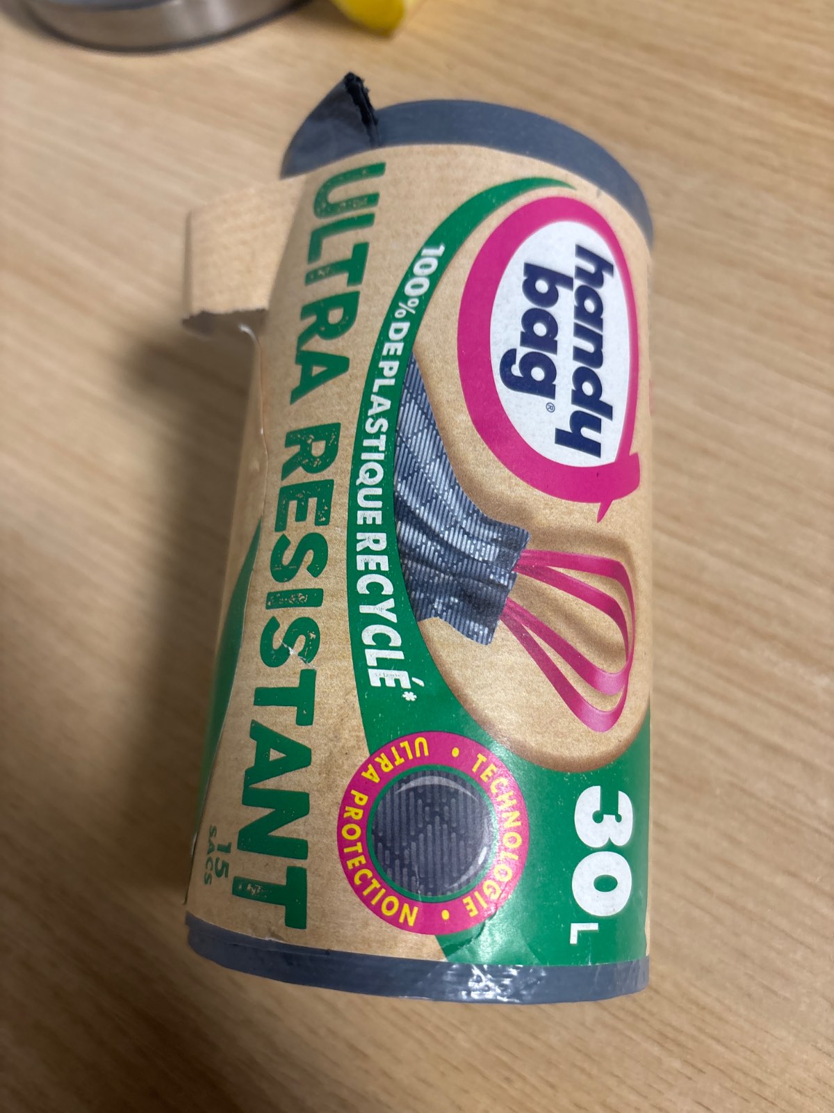 319193 - Çantë praktike Qese mbeturinash me dorezë rrëshqitëse, 30L x 15, 100% plastikë e ricikluar