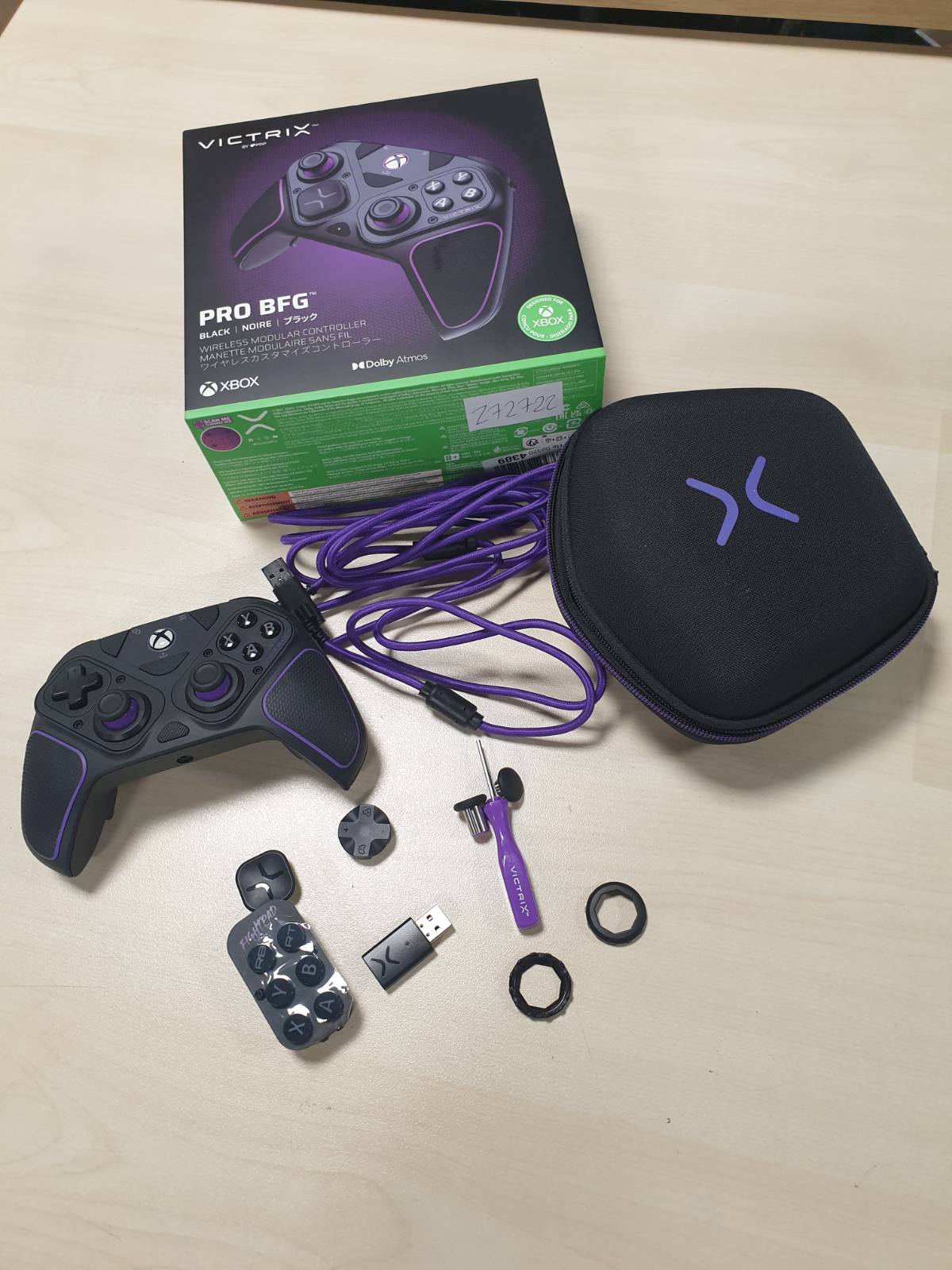 272722 - PDP VICTRIX PRO BFG – Kontrollues pa tel i zi për Xbox Series X|S, Xbox One dhe PC me Windows 10/11