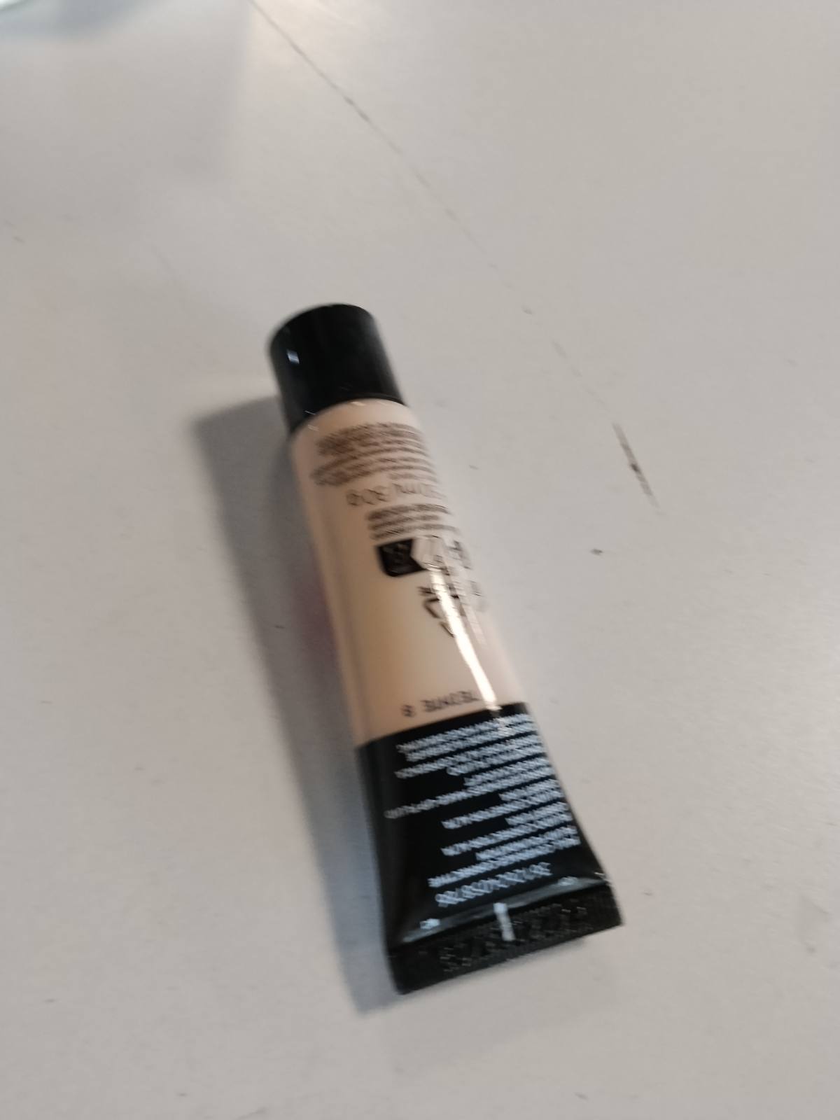 316567 - LA ROCHE-POSAY Toleriane - Grim i lëngshëm për lëkurë të ndjeshme - Mbulim i lartë për papërsosmëritë, njollat dhe shenjat - Korrektor me Neurosensine, Nuanca 8 - 30ml