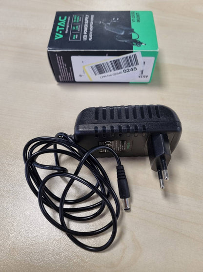 320640 - ADAPTOR FURNIZIMI ME ENERGJI V-TAC 12V 30W 2.5A për Kamera, Shirita LED, Modeme, Hyrje AC 100-240V, Prizë Euro