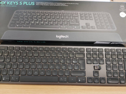 272805 - LOGITECH Tastierë pa tel e rikarikueshme MX Keys S Plus, 1.1 kg, Bluetooth, Windows PC/Linux/Chrome/Mac, AZERTY, ngjyrë grafit
