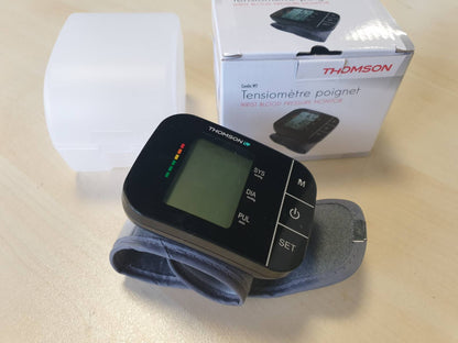 298254 - THOMSON Monitor tensioni i gjakut Cardio W7, për kyçin e dorës, Ruajtje automatike (120 matje), i lehtë dhe kompakt