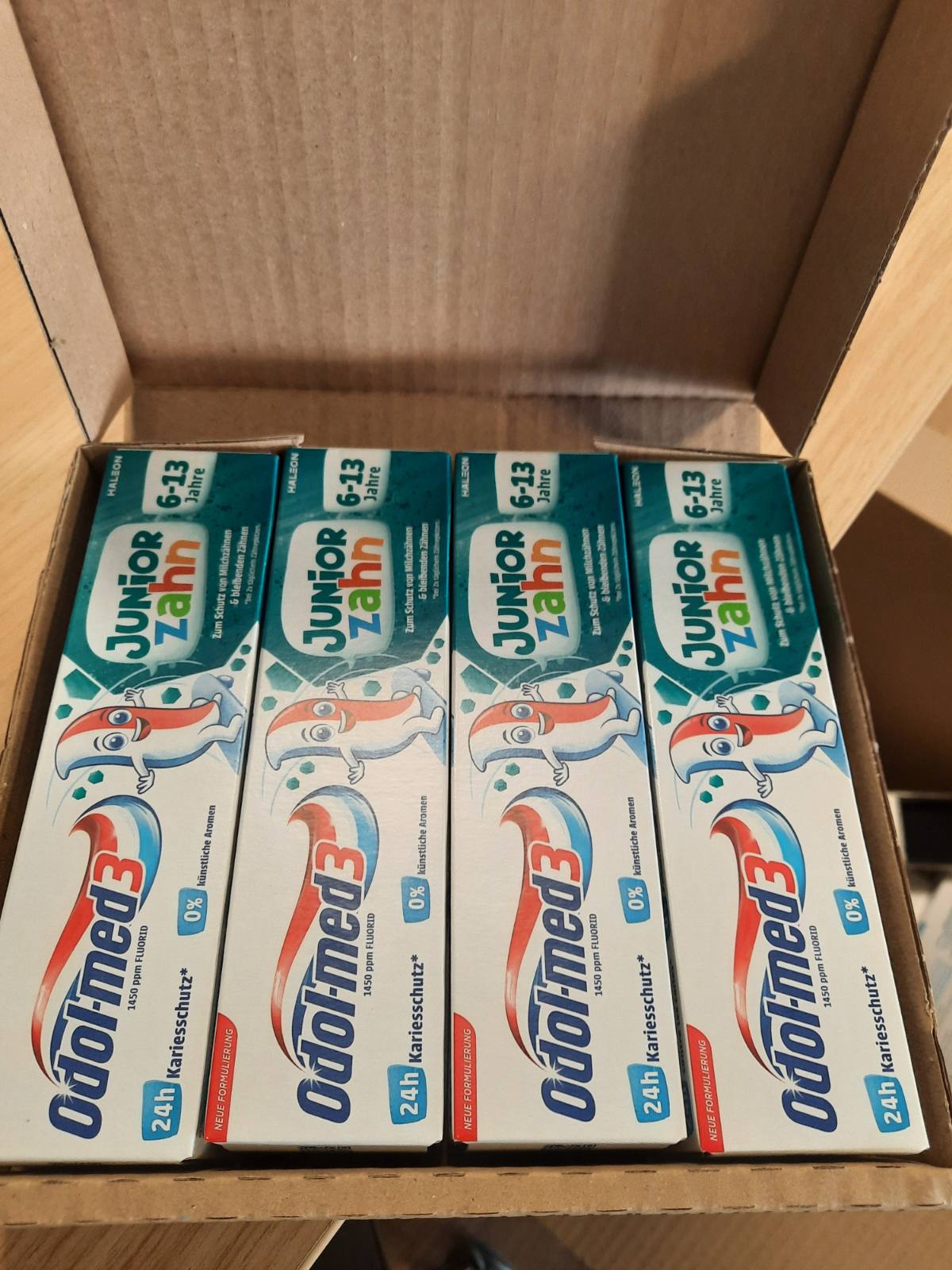 302327 - ODOL-MED3 Pastë dhëmbësh Junior për fëmijë 6 vjeç e lart, 75 ml