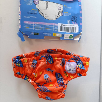 317918 - BAMBINO MIO - Rroba banje e lehtë, elegante dhe e papërshkueshme nga rrjedhjet, me printim të plotë, (1-2 vjeç)