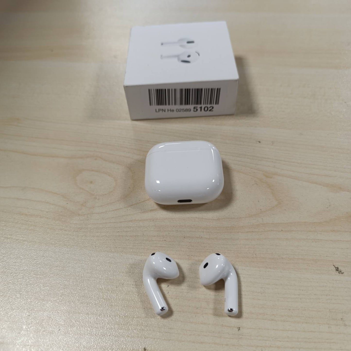 272685 - APPLE AIRPODS 4, Kufje pa tel, Bluetooth, Tingull rrethues, Rezistencë ndaj djersës dhe ujit, Kuti karikimi USB-C