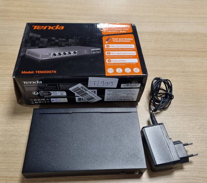 272999 - Tenda 2.5 Gigabit - Ndërprerës Ethernet 2.5G me 5 Porta, 2 Porta SFP+ 10Gbps, Ndërprerës LAN Ethernet i Pamenaxhuar, Kuti Metalike, e Zezë (TEM2007X)
