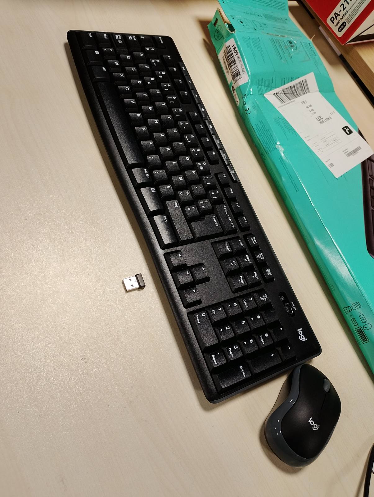 273477 - LOGITECH Kombinim tastiere dhe mausi pa tel MK270, 2.4 GHz, maus kompakt, 8 taste shkurtore, jetëgjatësi baterie 2-vjeçare, frëngjisht AZERTY