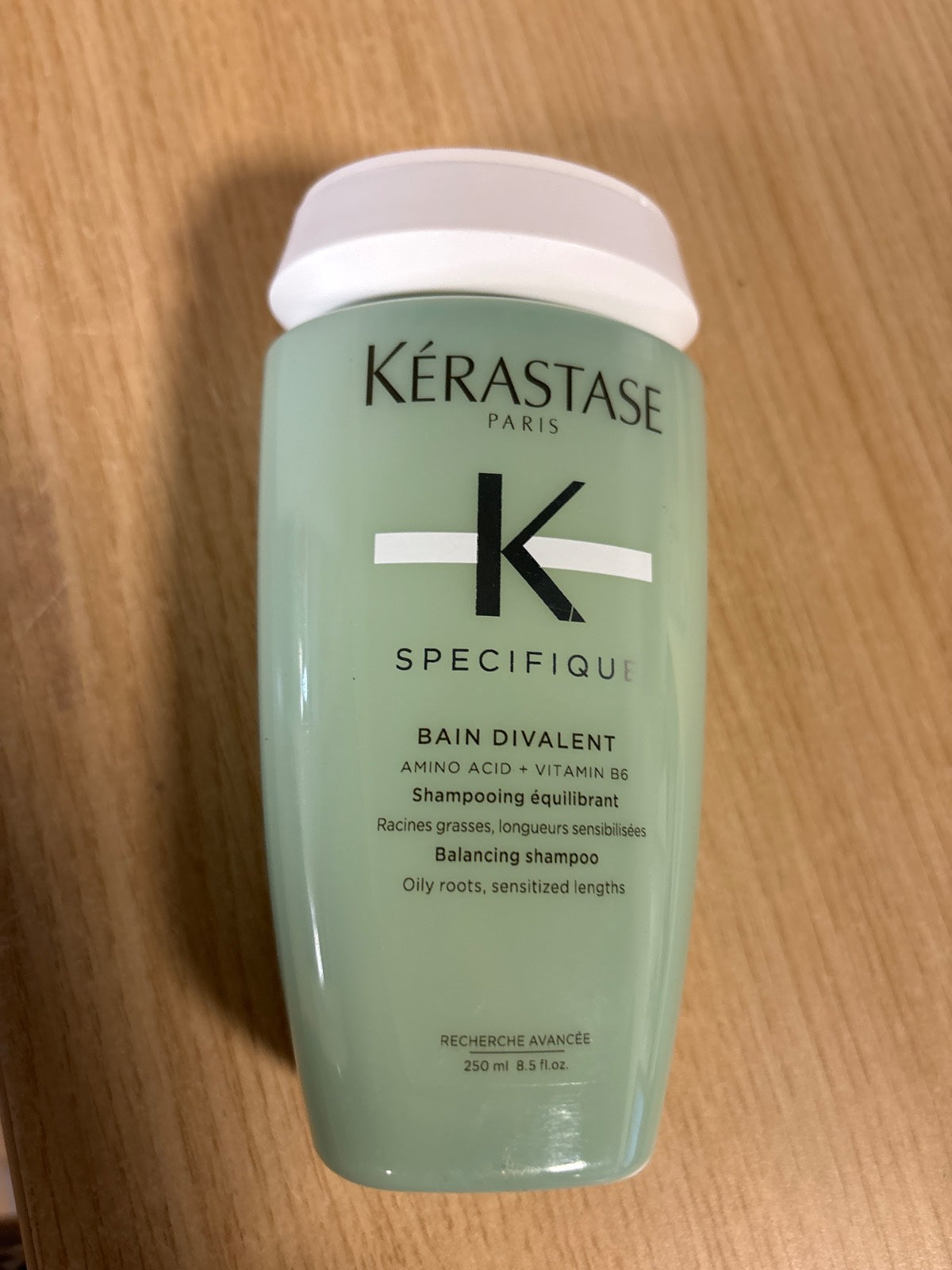 317089 - KERASTASE Spécifique Shampo Divalent, Balancuese për Rrënjë të Vajosura dhe Gjatësi të Thata, Pa Silikon