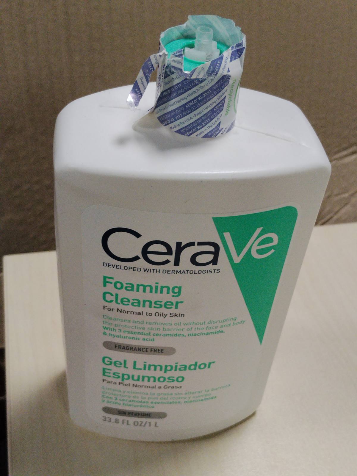 316346 - CERA VE Xhel Pastrues me Shkumë, 1000ml, Për Lëkurë Normale deri në të Yndyrshme, I Pasuruar me Ceramide, Niacinamidë dhe Acid Hialuronik