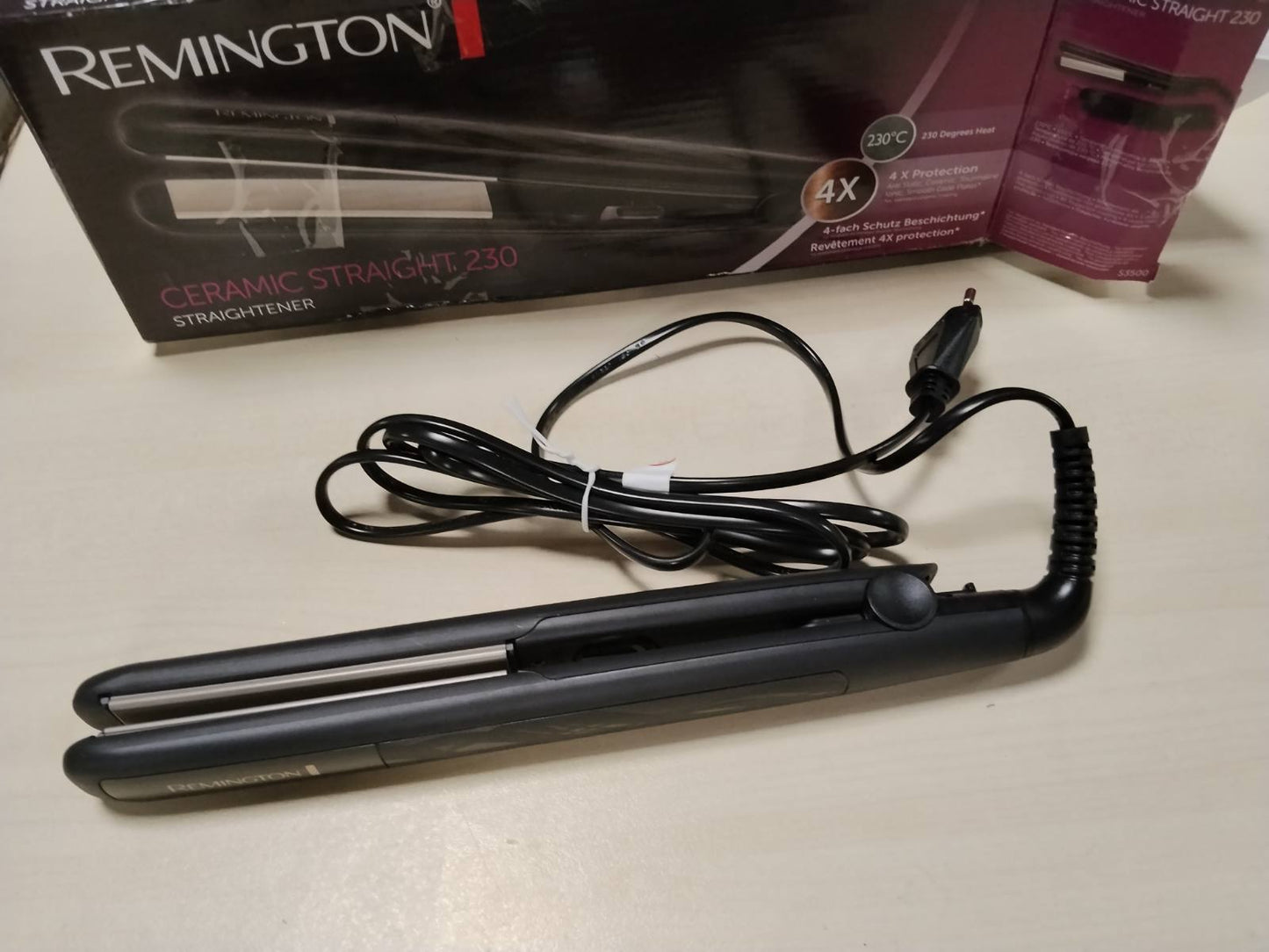 316978 - REMINGTON Pjastër flokësh S3500, veshje qeramike-turmalinë, mbrojtje 4-fishe, shpërndarje e njëtrajtshme e nxehtësisë