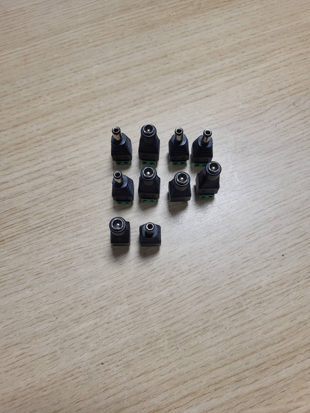 277071 - lidhje, adaptor rryme DC, spinë rryme DC 5.5 x 2.5 mm në bllok terminali dypolar (5x) + adaptor rryme DC prizë DC 5.5 x 2.5 mm në bllok terminali dypolar (5x)