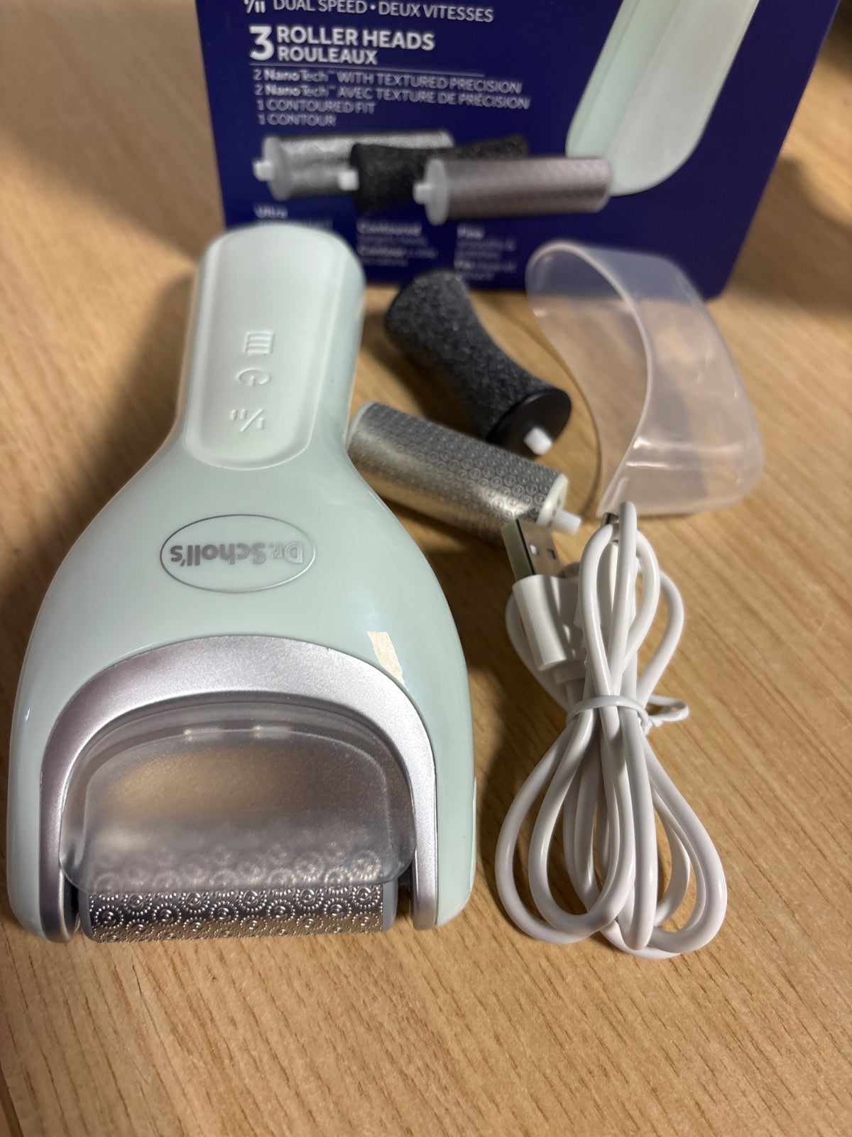 315930 - DR. SCHOLL'S Pedi Perfect Pro heqës kallosh elektrik i papërshkueshëm nga uji, i rikarikueshëm, me 3 koka rrotulluese, kohëzgjatje 90 minuta, mbledhës pluhuri