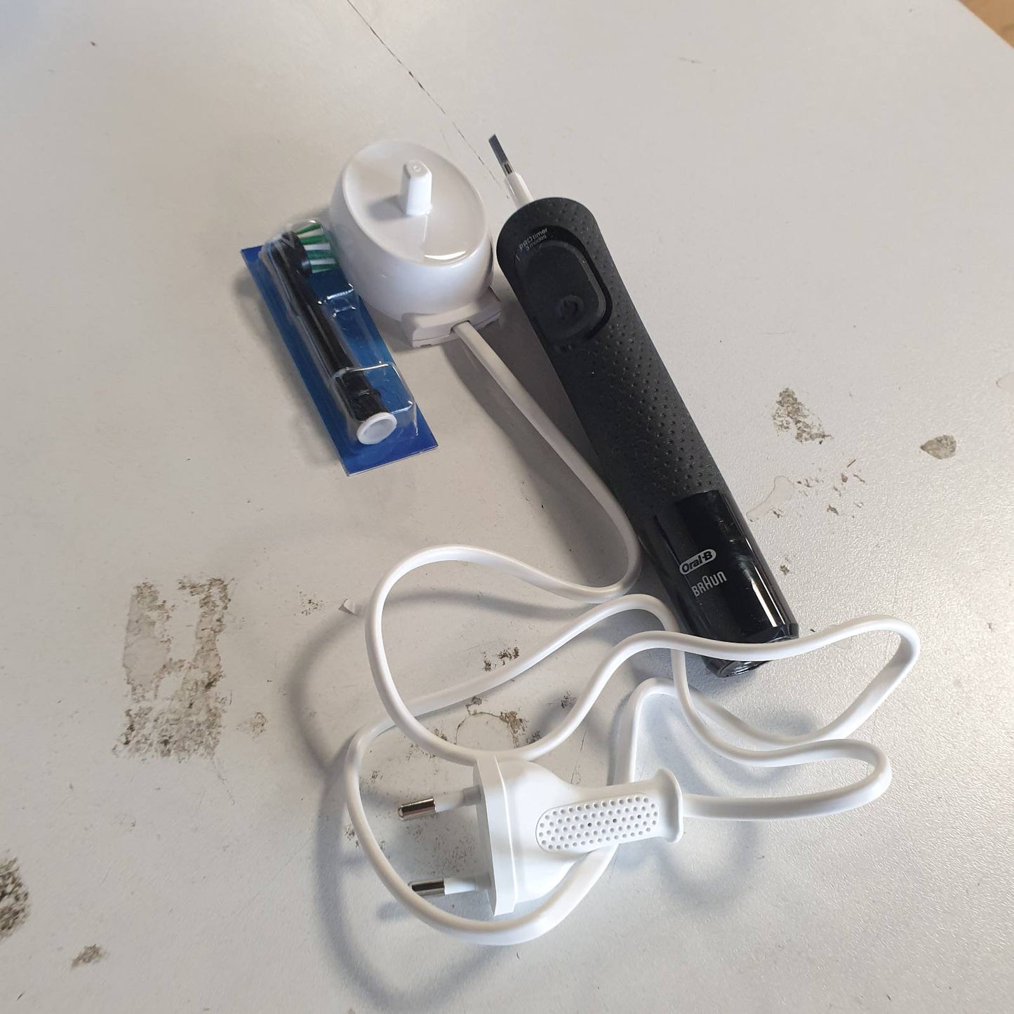 316850 - ORAL-B Furçë dhëmbësh elektrike Vitality Pro, e zezë, 1 kokë furçe