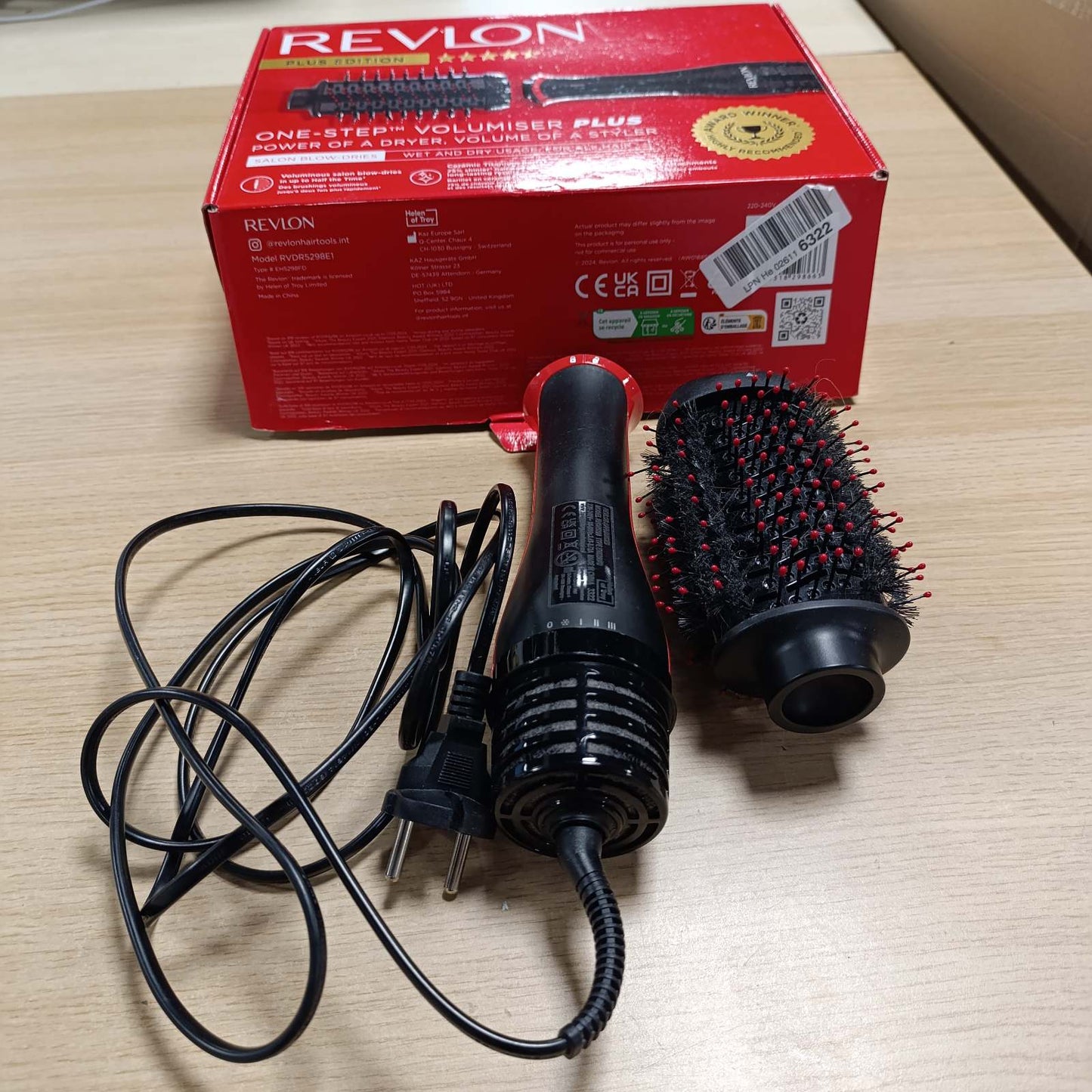 315671 - REVOLON PROFESSIONAL One-Step Volumiser Plus RVDR5298E, Koka e lëvizshme, pllakë qeramike-titaniumi, teknologji jonike turmalinë