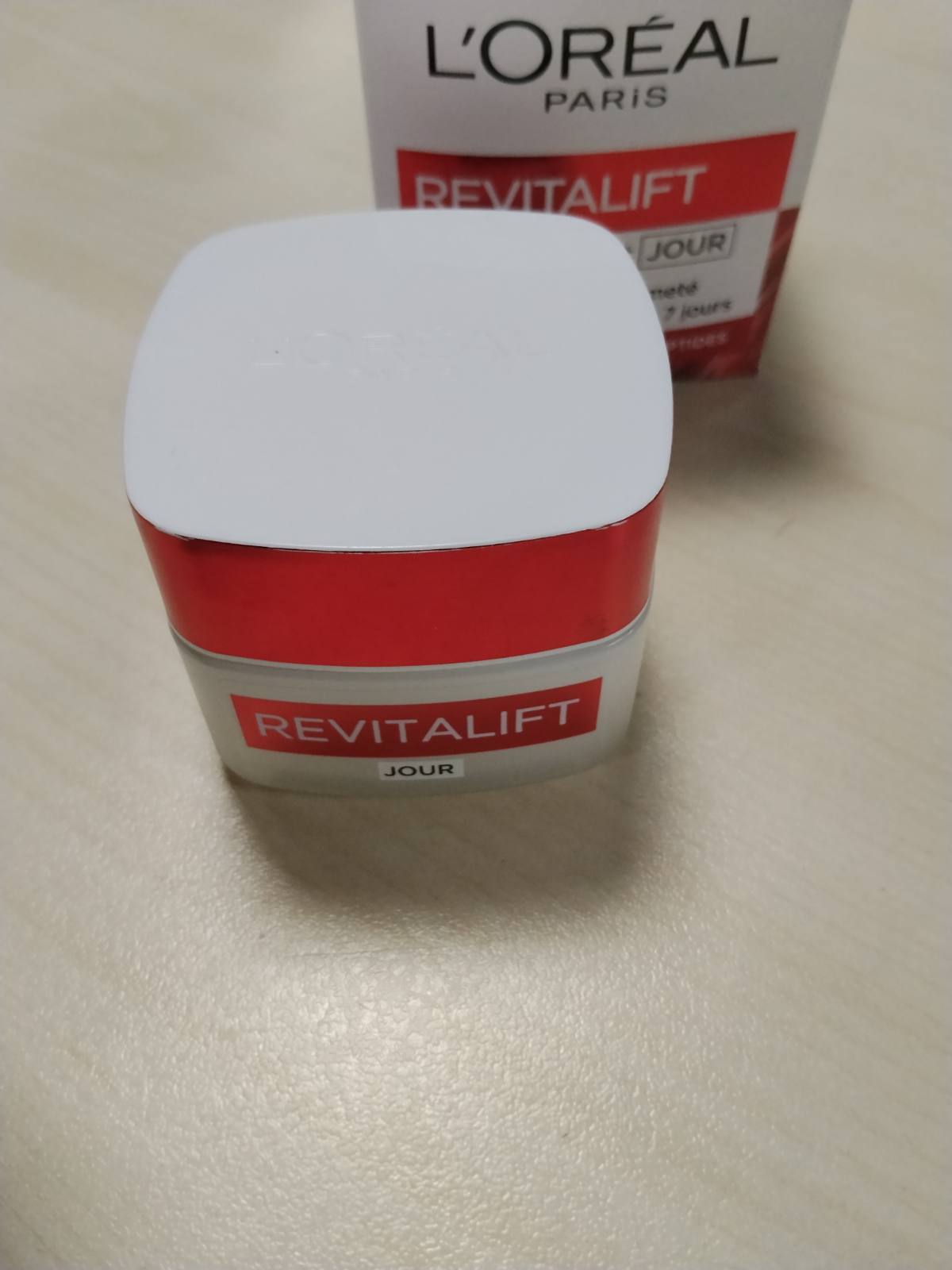318707 - L'ORÉAL PARIS - Revitalift - Kujdes hidratues dhe forcues kundër plakjes - Krem dite kundër rrudhave - I pasuruar me Pro-Retinol - 50 ml