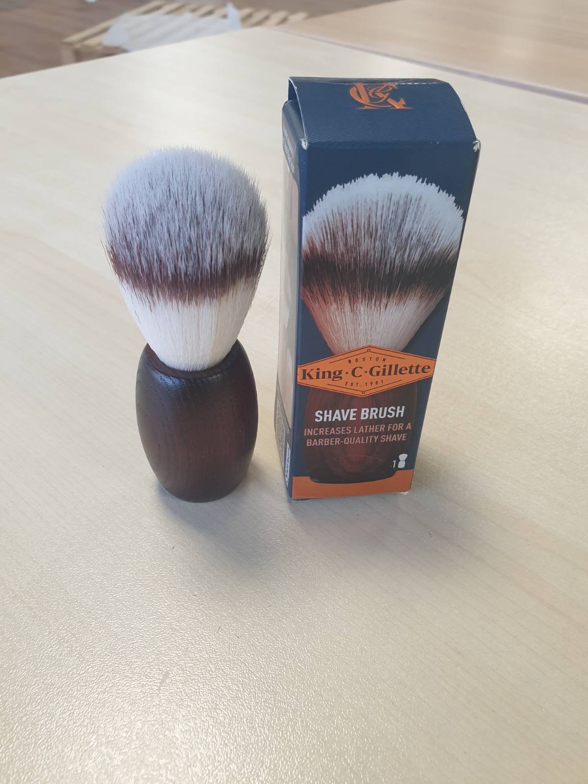 318107 - KING C. GILLETTE Furçë rroje për meshkuj, ngjyrë kafe, dorezë druri