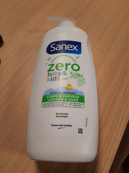 318896 - SANEX POMPË XHELI DUSHI ZERO BABY KIDS, PA SAPUN, PËR LËKURË DELIKATE, FOSHNJE DHE FËMIJË, 700 ML