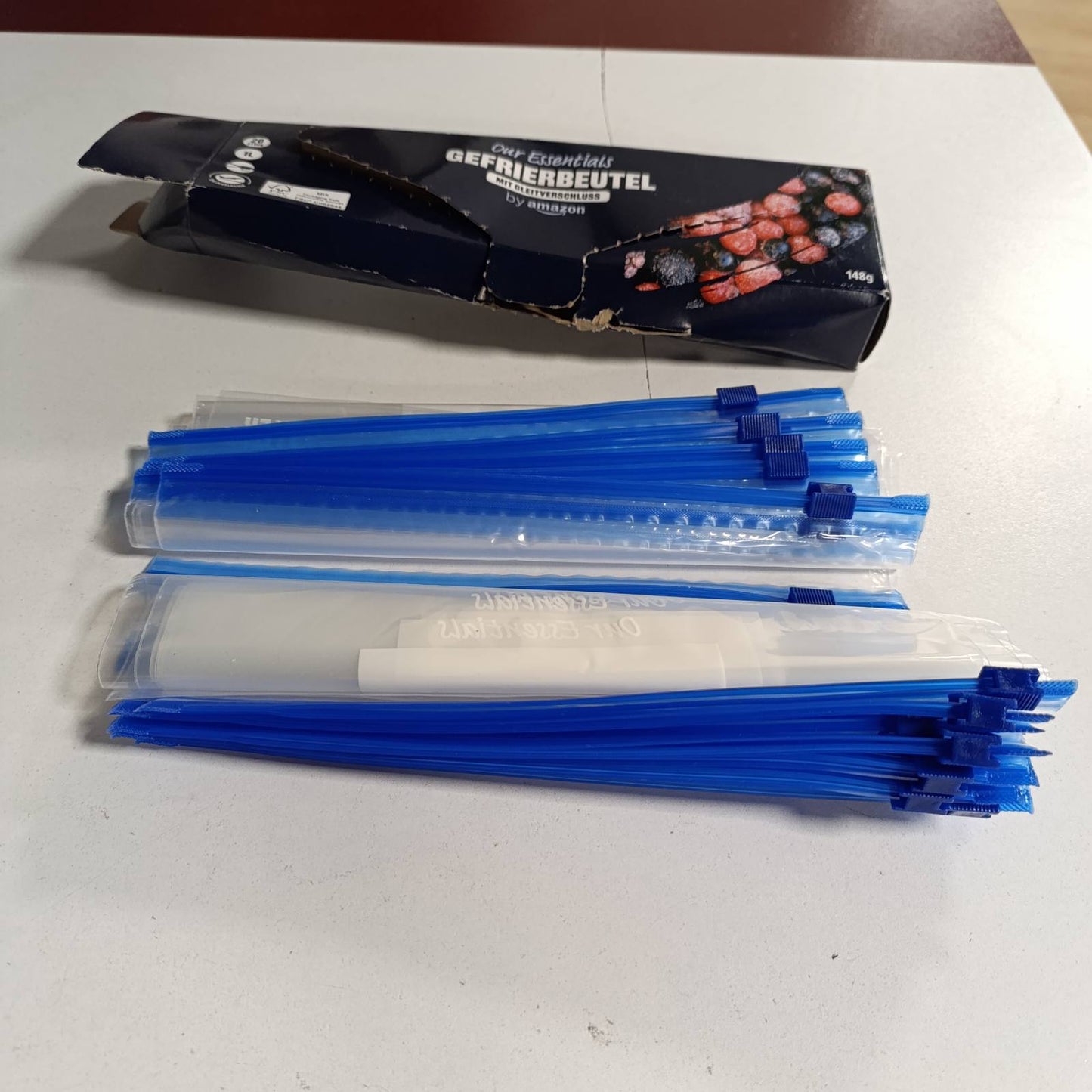 319242 - AMAZON Qese ngrirëse me zinxhir transparente blu 1L 20 copë 1 pako