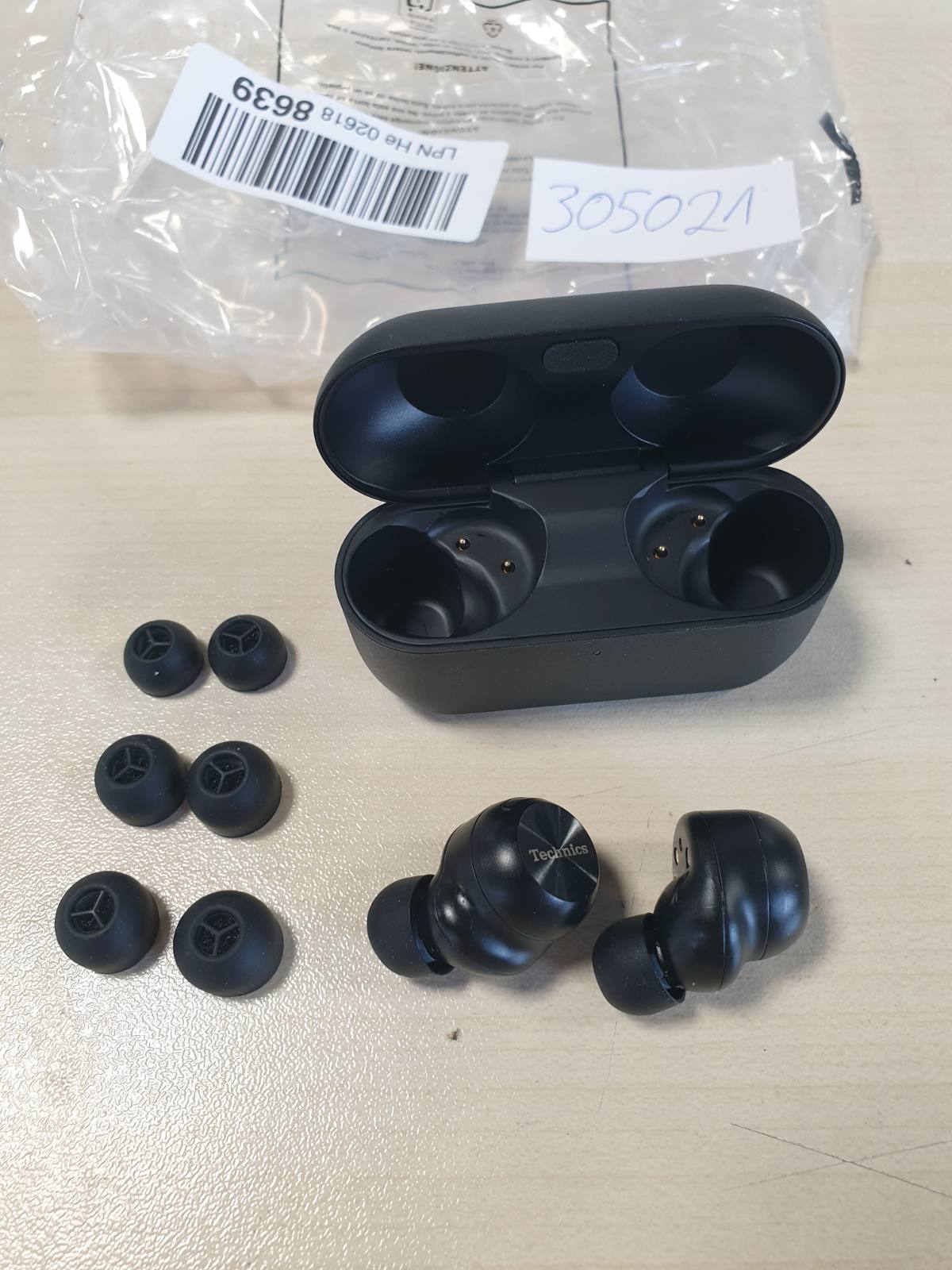 305021 - TECHNICS EAH-AZ100E-K KUFJE PA TEL ME ANULIM ZHURMASH, KUFJE TË REHATSHME NË VESH, BLUETOOTH ME SHUMË PIKA, AI ME FOKUS ZËRI, TË ZEZAT