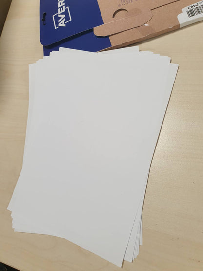 274360 - AVERY Pako me 100 Etiketa Drejtkëndëshe Vetëngjitëse, Letër e Bardhë, Format 80x50 mm, të Personalizueshme dhe të Printueshme me Laser, Inkjet dhe Fotokopjues (PPW-80X50.Fr)