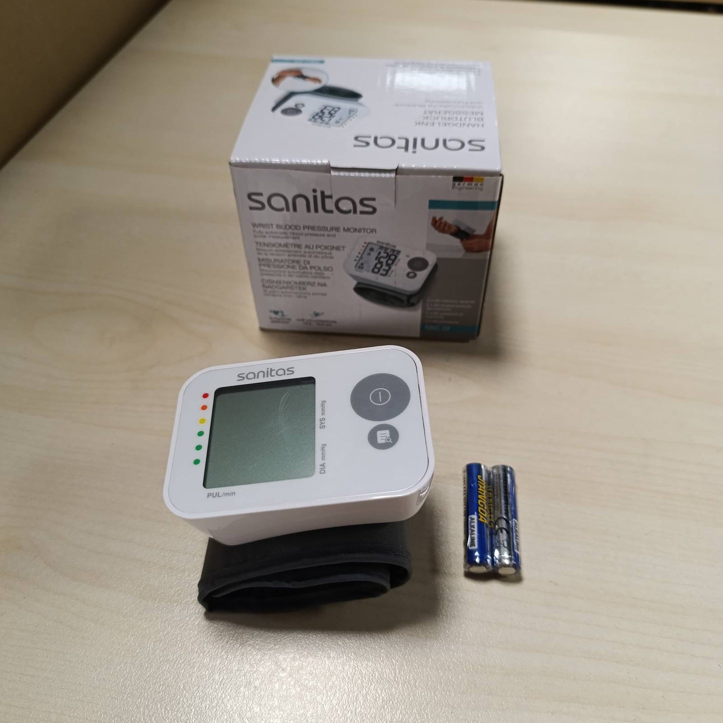 317067 - SANITAS Monitor presioni i gjakut SBC 22 për kyçin e dorës, matje automatike e presionit të gjakut dhe pulsit, funksion paralajmërues për aritmi