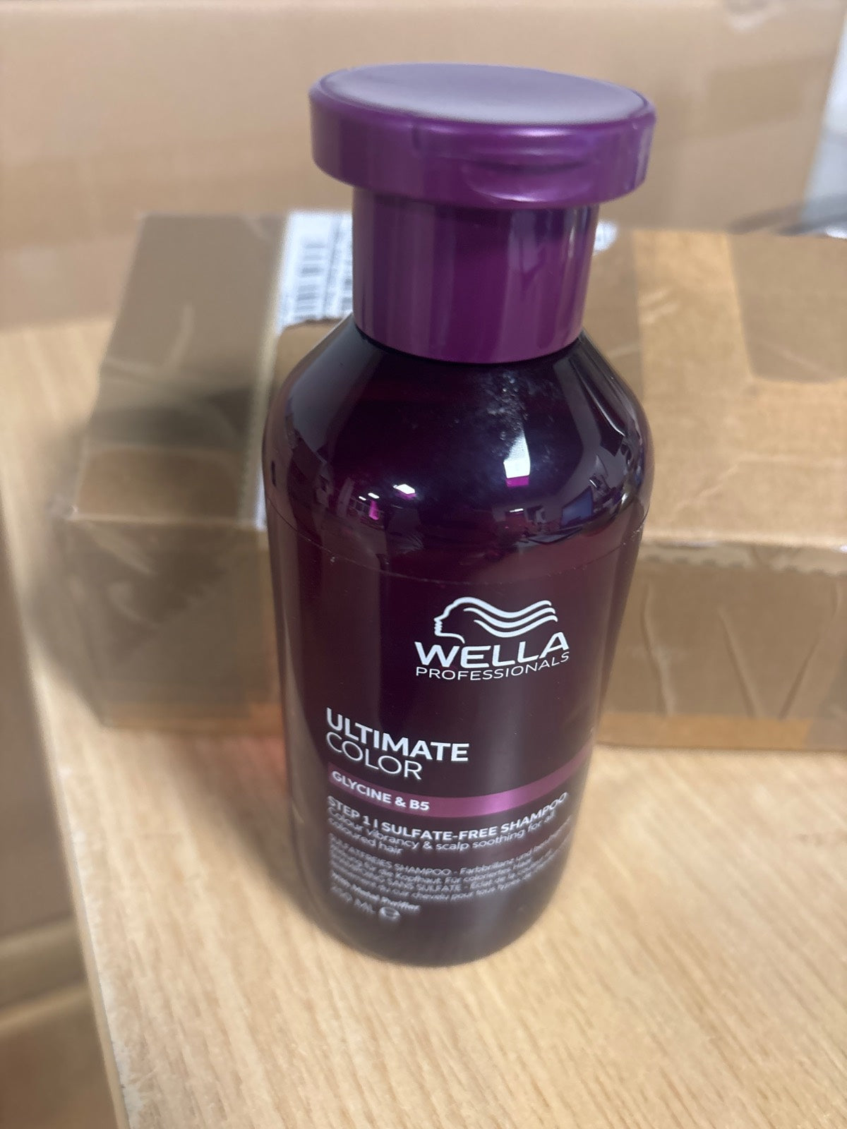 317750 - WELLA PROFESSIONALS Shampo ULTIMATE COLOR Step 1, 250 ml, pa sulfate, për flokë të lyer, shkëlqim ngjyre, qetësim të skalpit