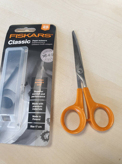 276793 - FISKARS Gërshërë shumëfunksionale, Gjatësi totale 17 cm, Tehe çeliku inox, Doreza plastike, Portokalli