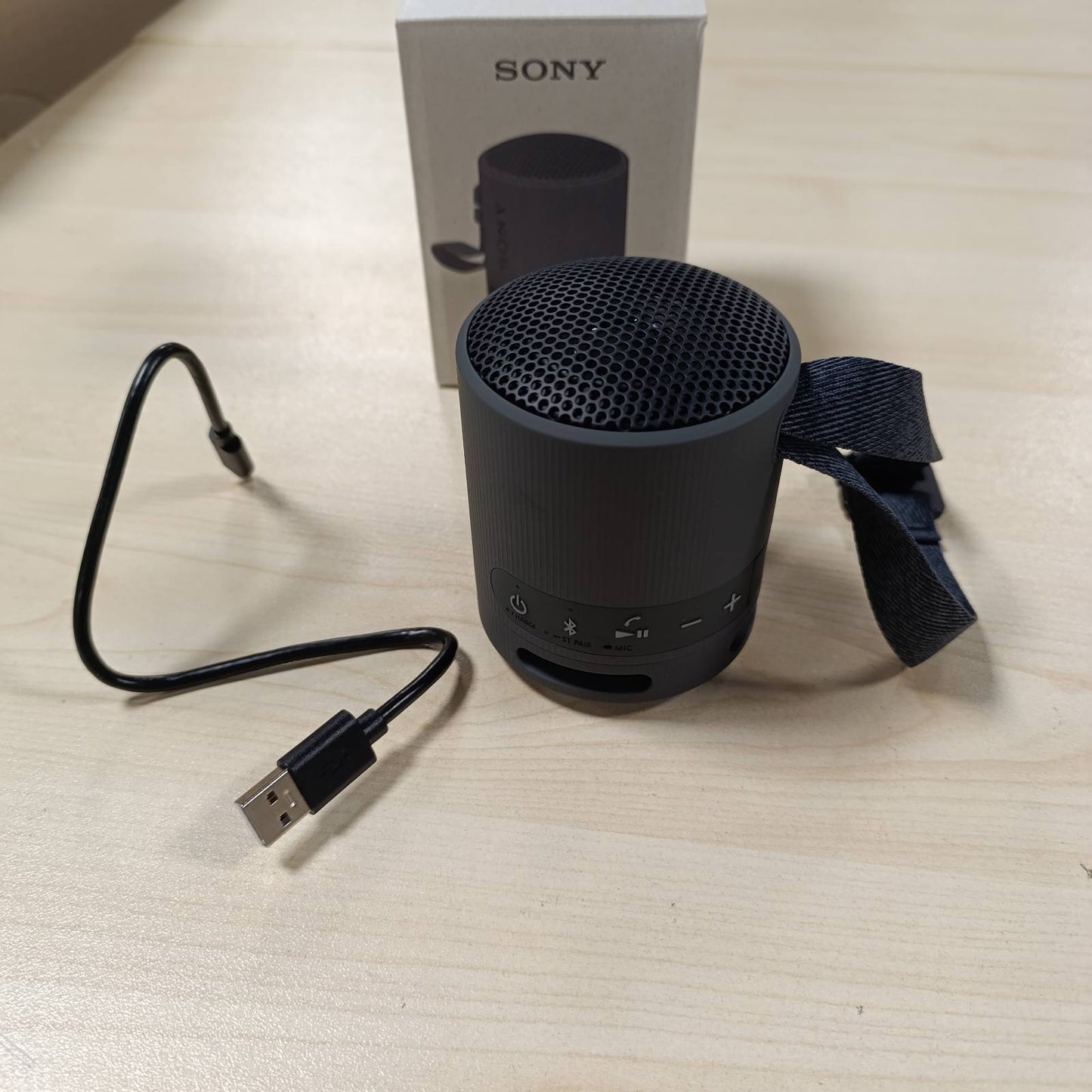 276344 - SONY SRS-XB100 Altoparlant pa tel Bluetooth, portativ, rezistent ndaj ujit dhe pluhurit IP67, jetëgjatësi baterie 16 orë, i zi