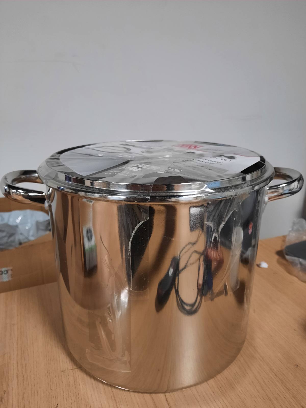 183879 -  GSW - Tenxhere përimesh MONTREAL, me kapak, doreza metalike të sigurtë, e përshtatshme për induksion dhe furrë, Ã‡elik inox, 24 cm, Argjendtë/Transparente
