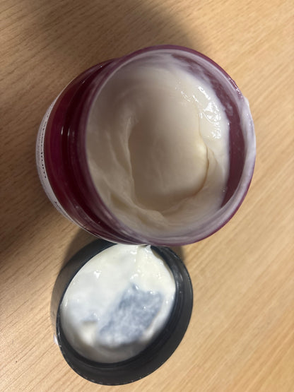 317199 - L'ORÉAL PROFESSIONNEL - Maskë Profesionale Hidratuese, për flokë të ngjyrosur, 250ml, bllokon ngjyrën deri në 100 ditë, ideale për flokë të mesëm ose të trashë