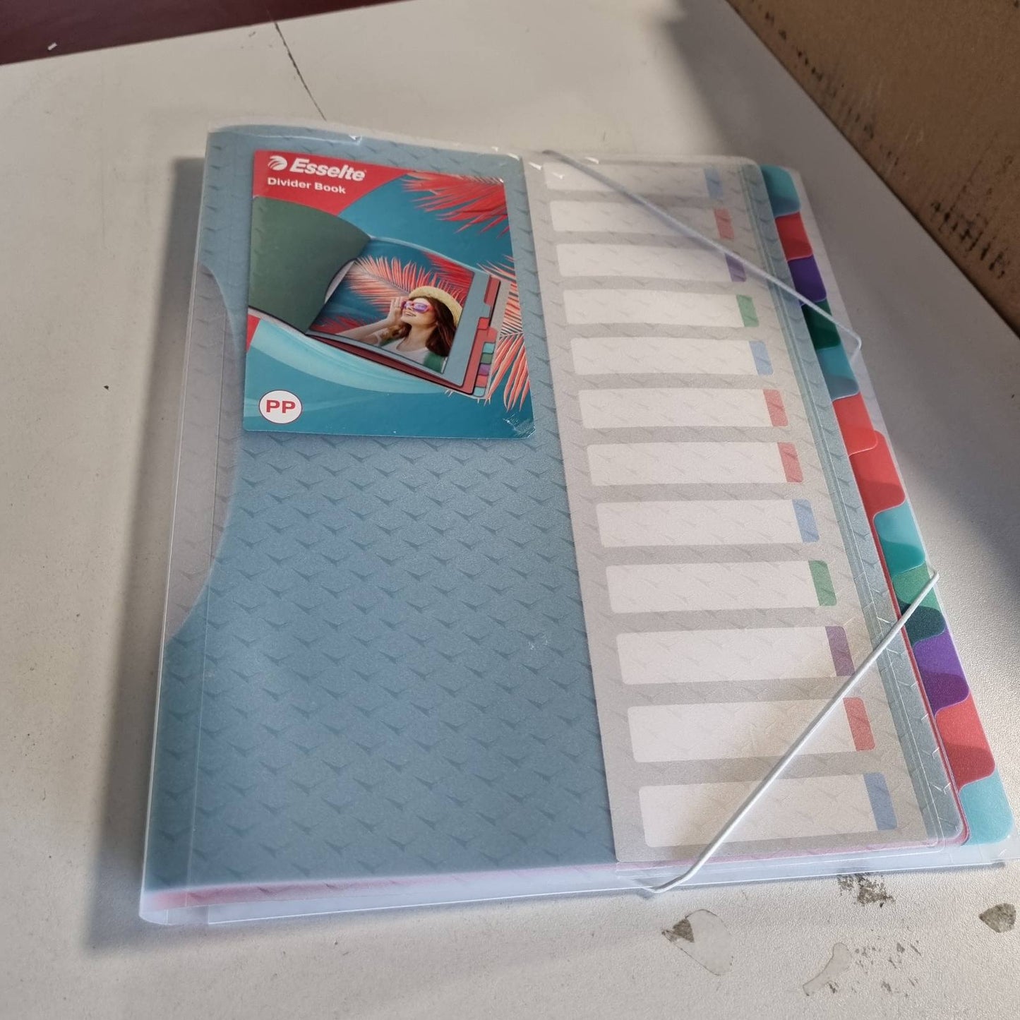 320539 - ESSELTE Dosje projektesh A4 me 12 fletëza, dosje arkivimi me ndarëse, me kapakë dhe brez elastik, shumëngjyrëshe, seria Colour'Breeze, 626256
