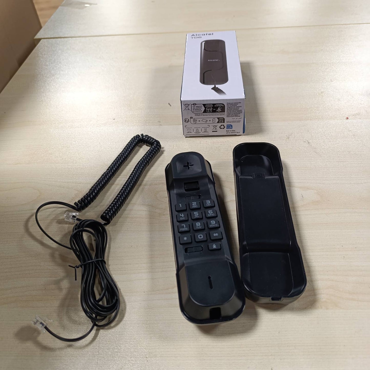 276973 - ALCATEL T06 - Telefon fiks me kabllo - Dizajn ultra kompakt - I montueshëm në mur - Buton rithirrjeje - I zi