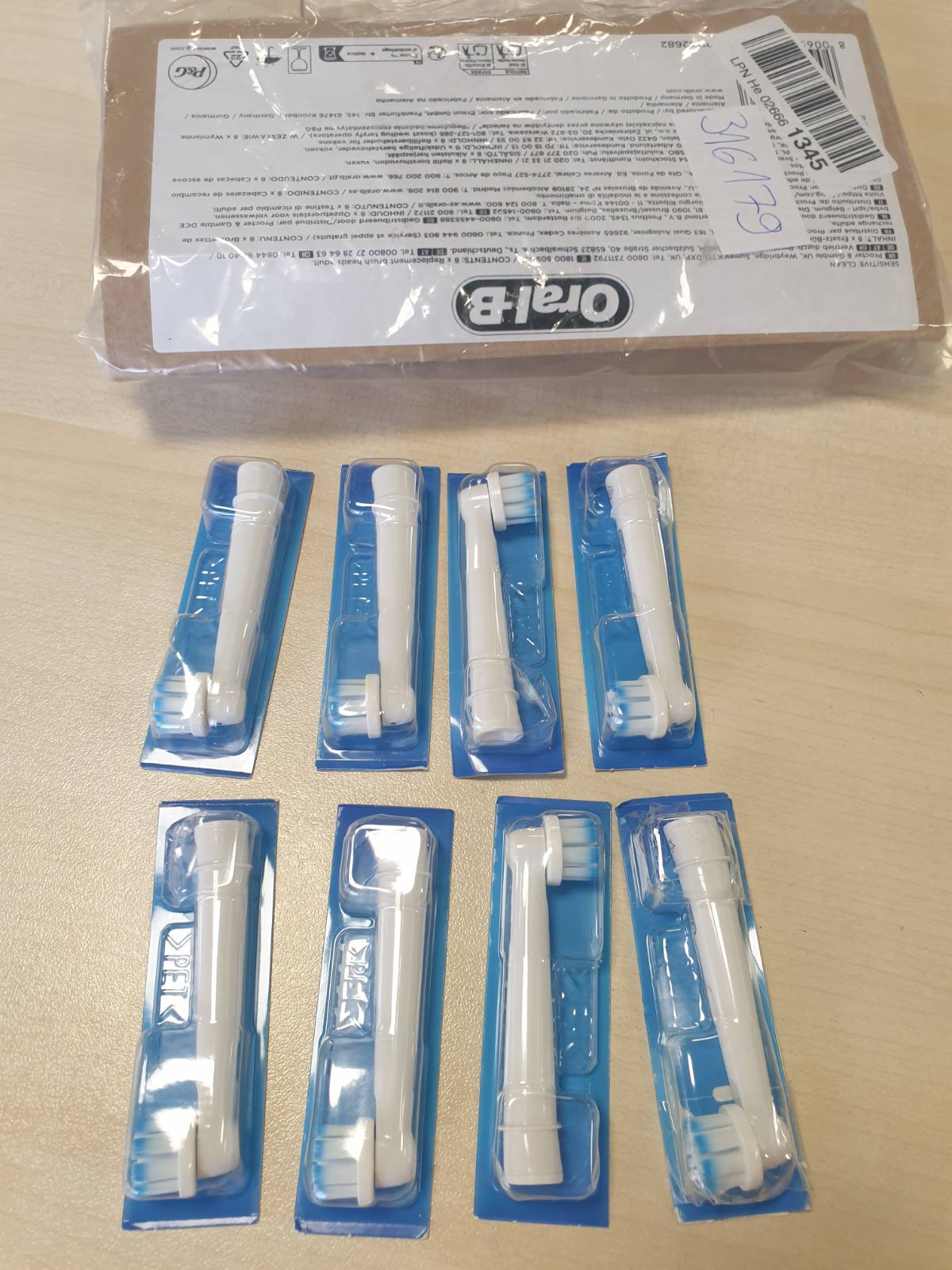 316179 - ORAL-B Koka furçash dhëmbësh elektrike Sensitive Clean, pako me 8, të bardha