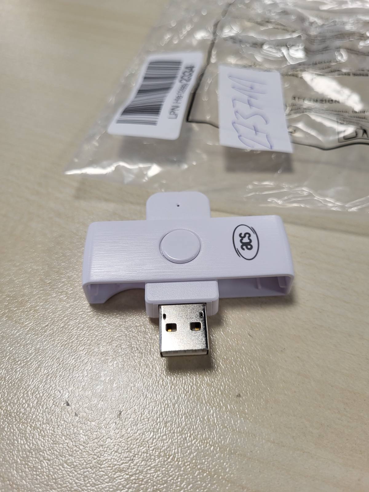 273711 - ACS ACR39U-N1 POCKETMATE II - LEXUES I KARTËS INTELIGJENTE EID USB TIPI A (KARTË IDENTIFIKIMI ELEKTRONIK) I PALOSSHËM DHE KOMPAKT, I BARDHË