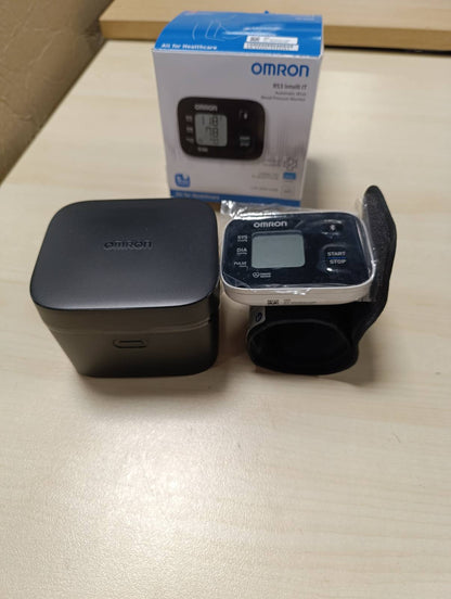 315677 - OMRON Monitor tensioni i gjakut RS3 Intelli IT, i validuar klinikisht, aplikacion falas për iOS/Android, manshetë 13.5 – 21.5 cm, 30 vendndodhje memorieje