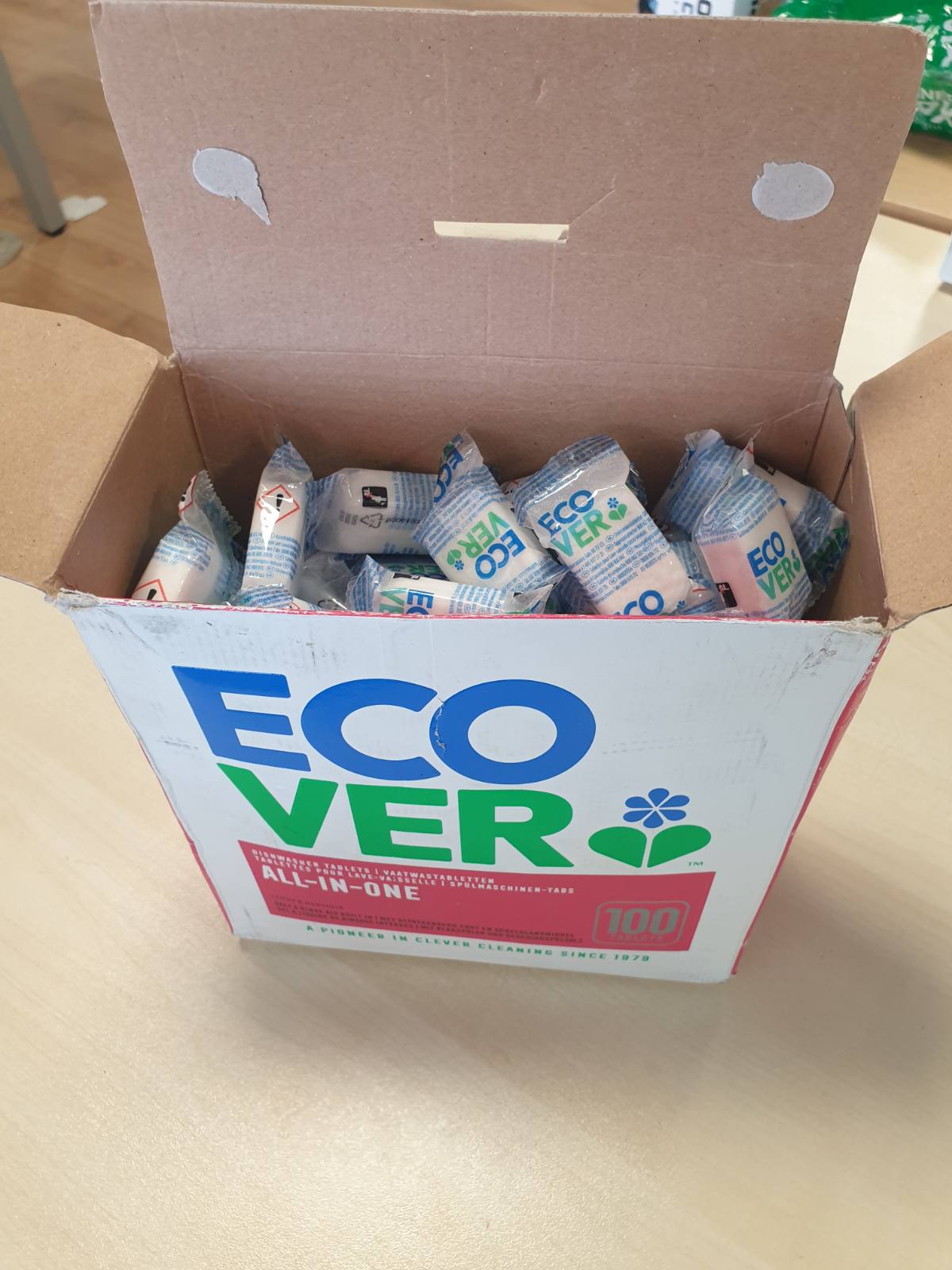 316932 - ECOVER - Tableta Gjithçka-në-Një për Lavastovilje me Kripë dhe Ndihmës Shpëlarjeje, 100 Tableta, Pastrim i Fuqishëm, Aromë Mandarine dhe Limoni