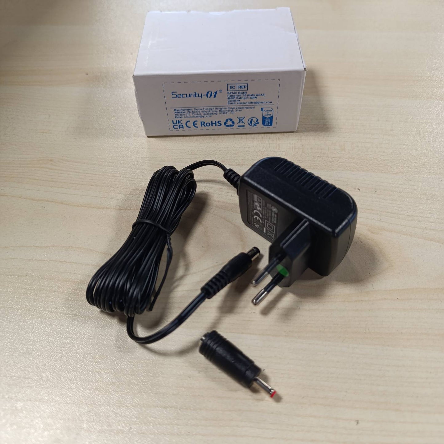 274042 - Furnizim me energji AC në DC 9V 1.5A, spinë 5.5 mm x 2.1 mm, spinë EU, negativ qendror