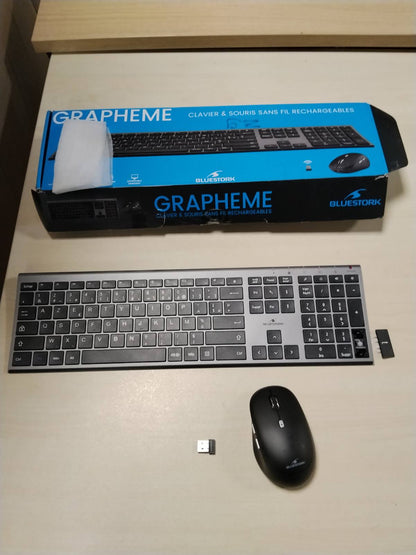 319804 - BLUEELEMENT Pako Tastiere dhe Mausi Pa Tel Grapheme - Pa Tel me Smart Dongle - Klikime të Heshtura - Dizajn Ultra i Hollë - Ergonomik - I Rikarikueshëm - AZERTY FR (E Zezë)