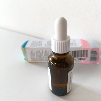 318043 - GEEK & GORGEOUS C-Glow Serum, 30 ml, 15% Vitaminë C, Acid Ferulik dhe Vitaminë E, mbron nga dëmtimet mjedisore, rrit kolagjenin, barazon ngjyrën e lëkurës