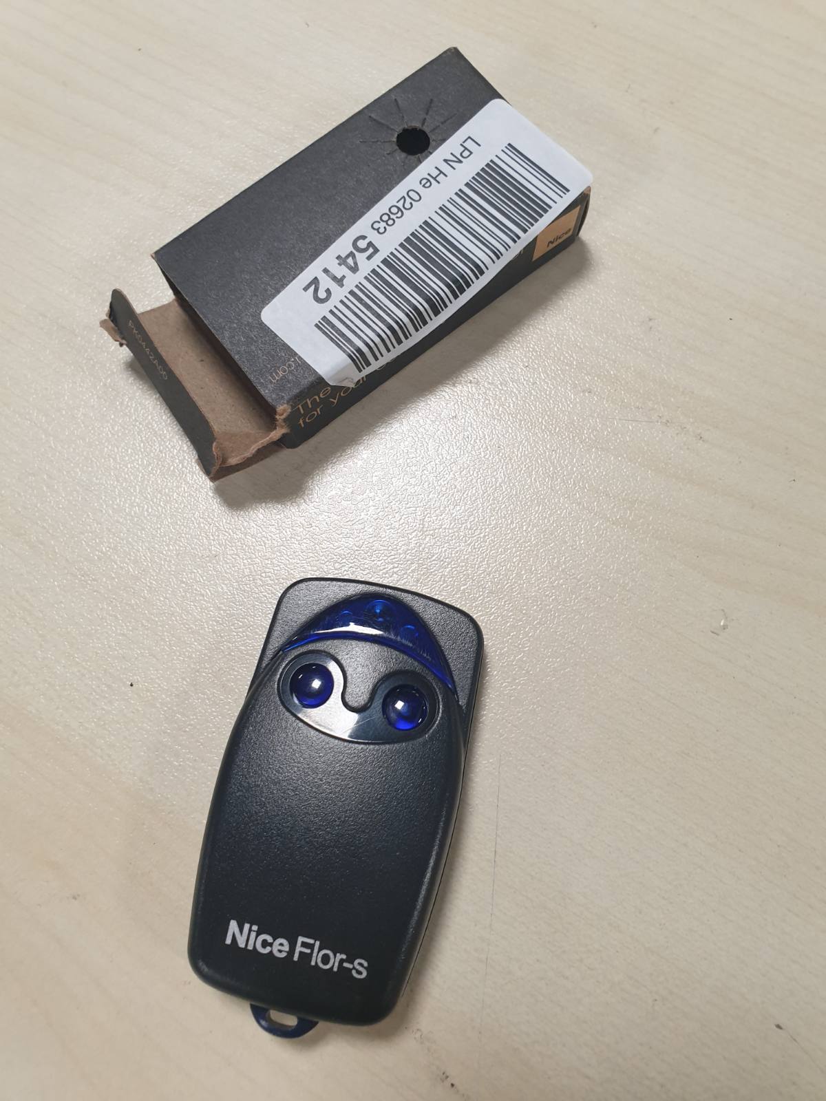 276916 - FLOR Telekomandë pa tel me 2 butona, Rolling Code 433, origjinale, kornizë e zezë