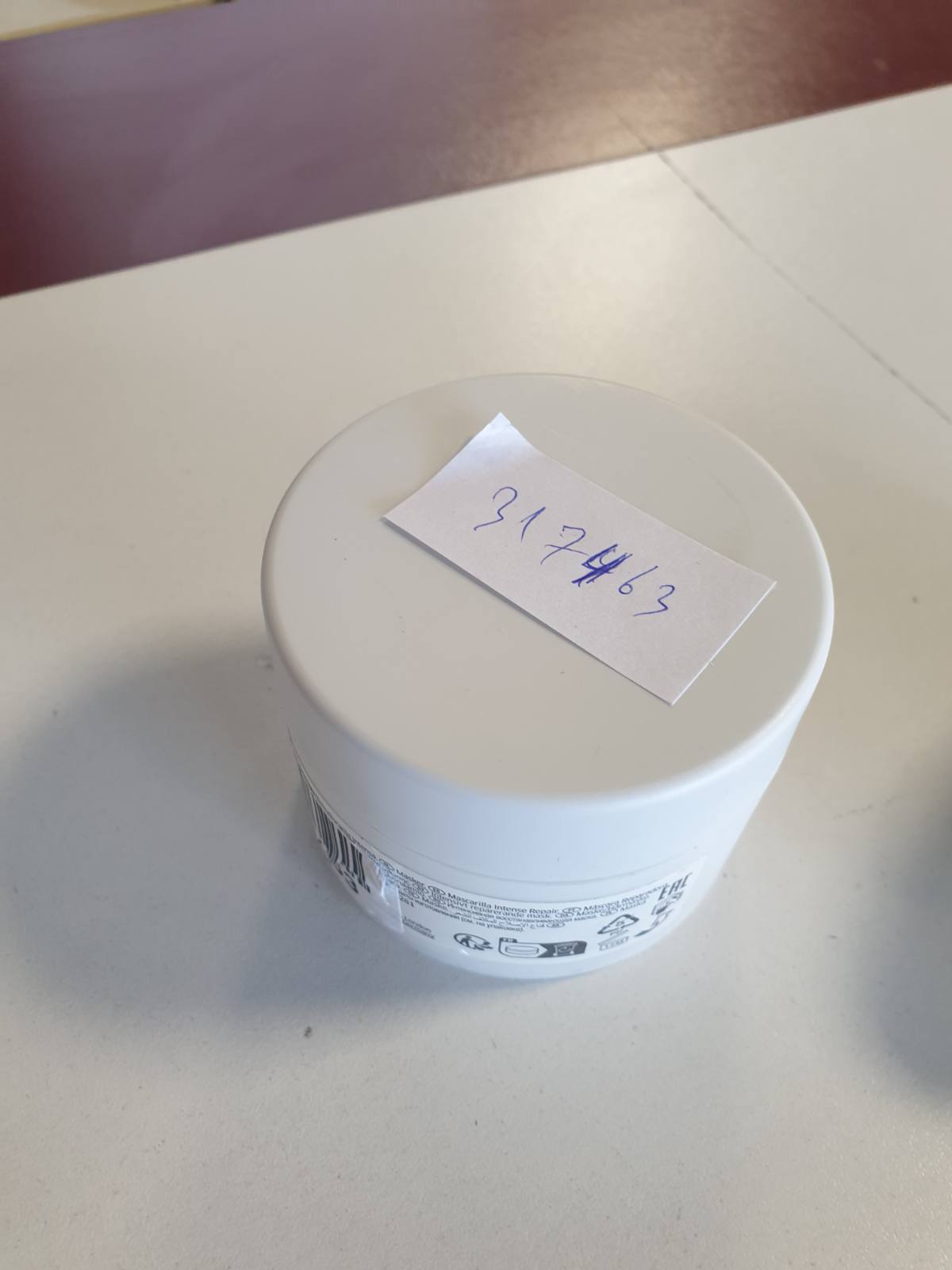 317463 - WELLA PROFESSIONALS Maskë për riparim intensiv të flokëve FUSION - 150ml - Ushqen, zbërthen, parandalon thyerjen dhe shton shkëlqim për flokë të thatë dhe të dëmtuar
