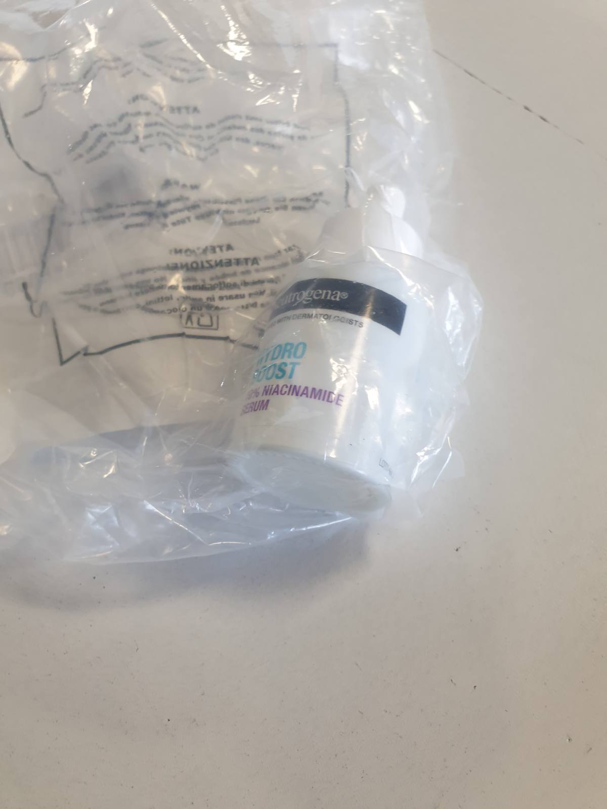 317299 - NEUTROGENA Hydro Boost Serum - 30 ml, 10% Niacinamide, me Acid Hialuronik, për të gjitha llojet e lëkurës