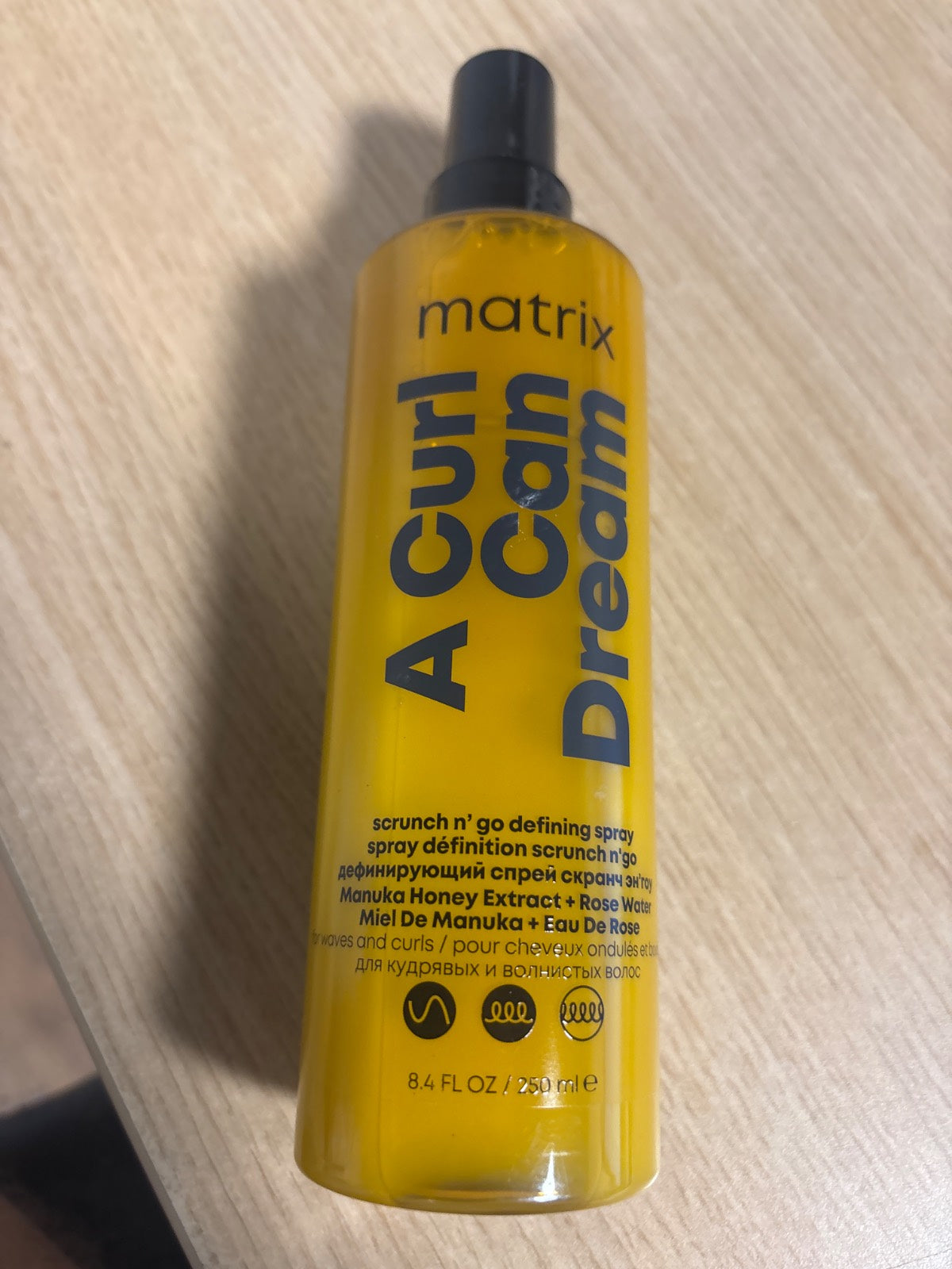 317017 - MATRIX Sprej Definues Scrunch N' Go për Flokë, 250 ml, Hidraton, Mbron nga Nxehtësia, Definon Valët