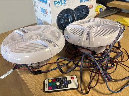 319567 - PYLES, Altoparlantë detarë 250W të papërshkueshëm nga uji, sistem audio stereo i jashtëm, rezistent ndaj ujit dhe motit, për makinë/varkë, të bardhë
