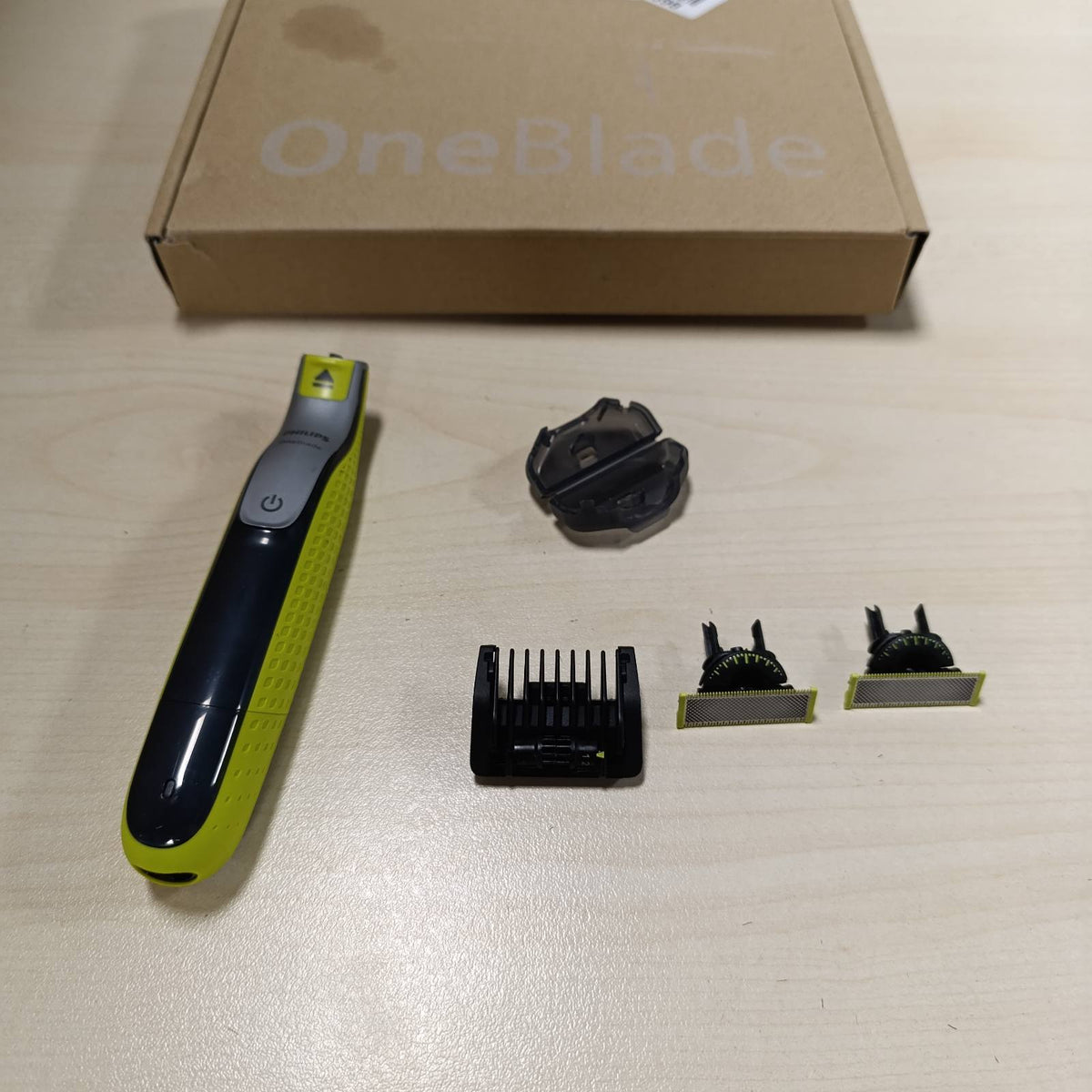 316240 - PHILIPS OneBlade 360 Hybrid Face, QP2734/30, makinë elektrike rroje/prerëse mjekre, 2 tehe 360 për fytyrën, 1 krehër 5-në-1 i rregullueshëm