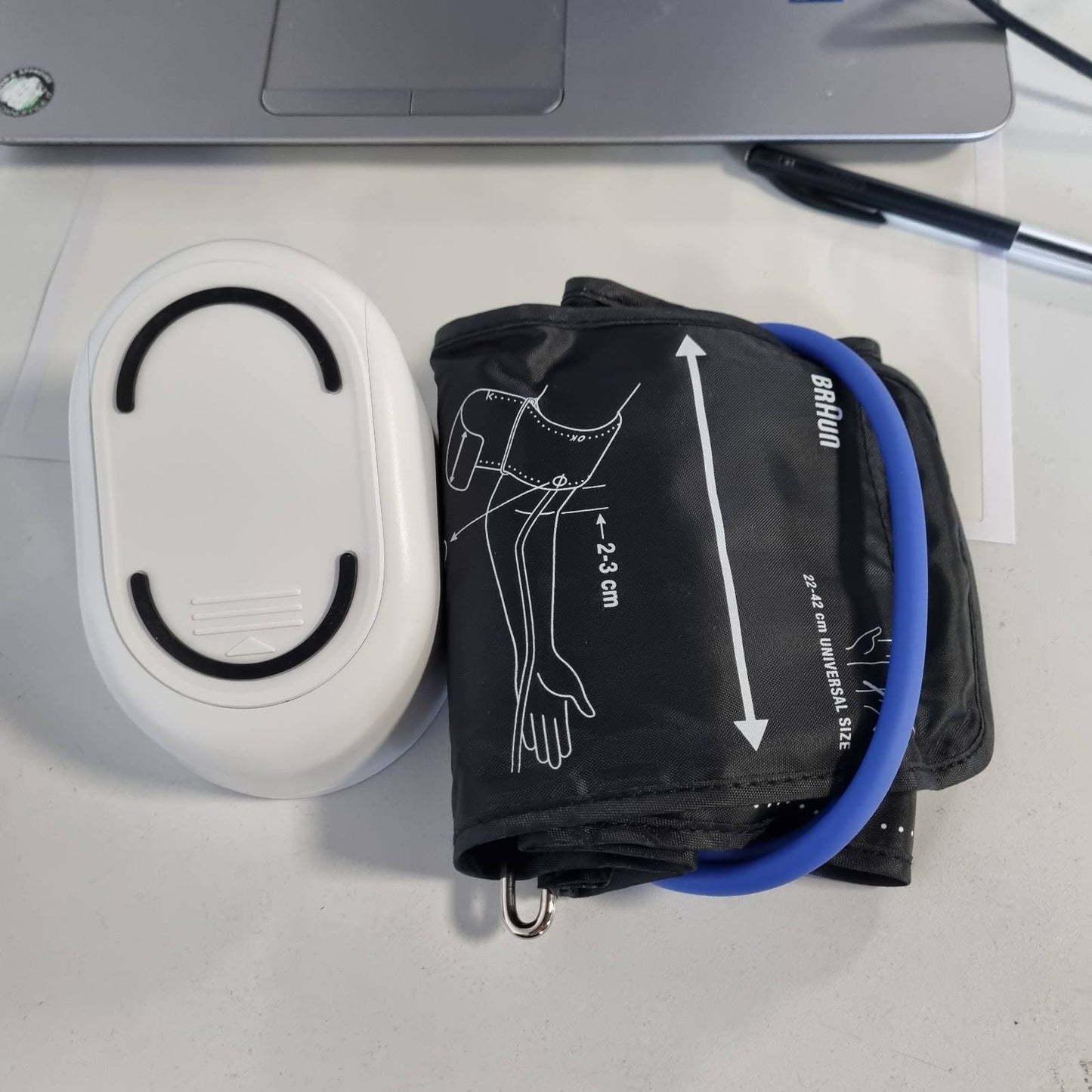 316230 - BRAUN Monitor tensioni i gjakut ExactFit™ 2, saktësi e provuar klinikisht, ekran me kod ngjyrash, manshetë universale, për përdorim jo-komercial, BUA4050