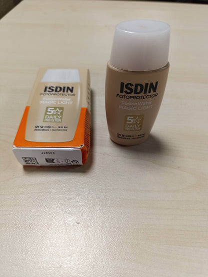 317059 - ISDIN Fotoprotector Fusion Water MAGIC Light SPF 50, Krem i lëngshëm për fytyrën 50 ml, teksturë ultra të lehtë, veprim antioksidues