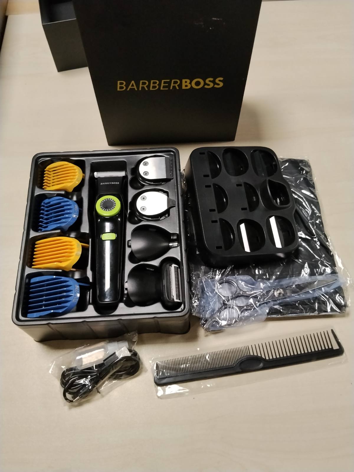 316283 - BARBERBOSS Prerëse mjekre dhe flokësh për burra (Sete kujdesi për burra, I papërshkueshëm nga uji-QR-6090)