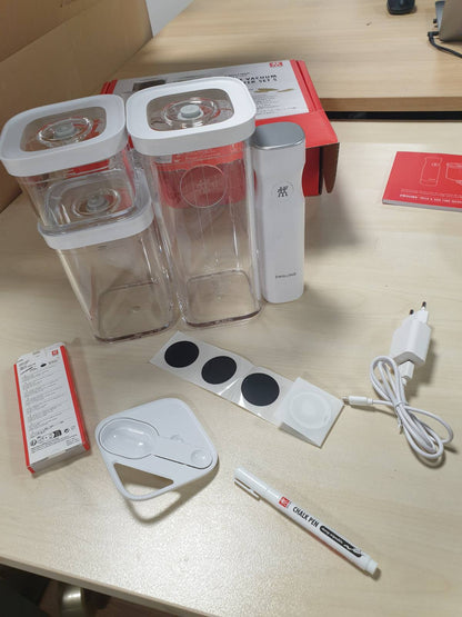 183098 - ZWILLING - Set fillestar për vakum FRESH & SAVE CUBE, Madhësia S, 6 pjesë, përfshin 3 kuti CUBE S, pompë vakumi, lugë matëse, etiketa NFC